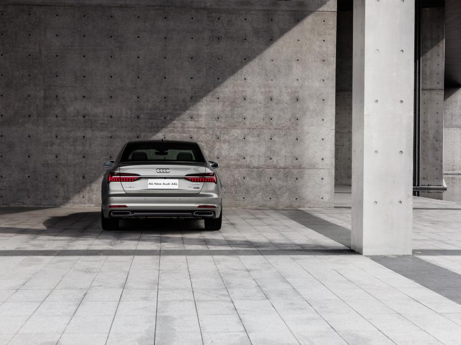  Audi A6L 55 TFSI Quattro (C8) 2019 года  (CN) (фото 17 из 41)